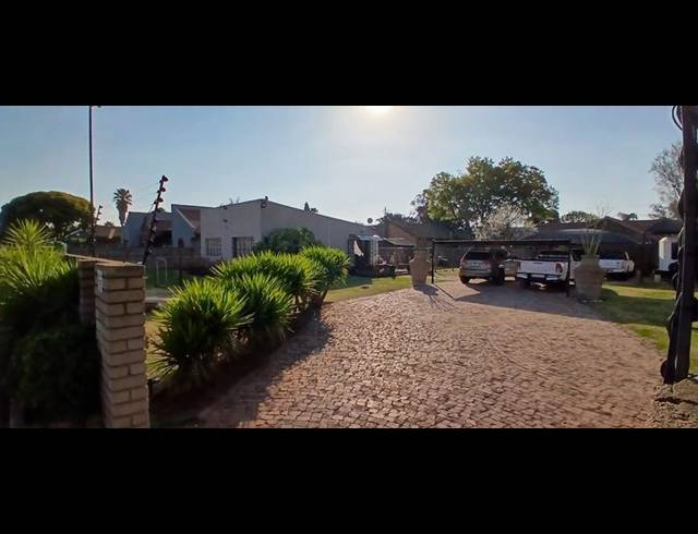 2 BEDROOM PROPERTY TO RENT IN ELOFF